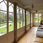 Le Château Villa