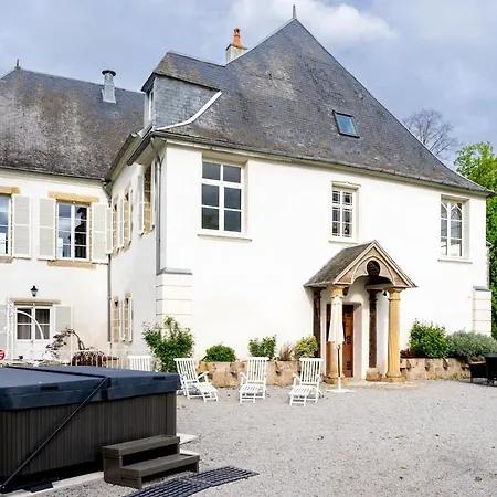 Вилла Le Chateau Souvigny
